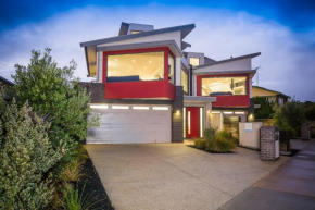 Ocean View: Luxury Beachfront